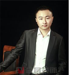 <b>技術(shù)支持部總監(jiān)-章航</b>